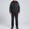 Set di Giacca e Pantaloni Outdoor Isolati con Cappuccio