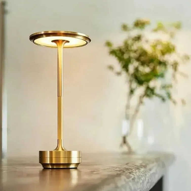 Lampada da Tavolo Wireless Semplice con Ricarica